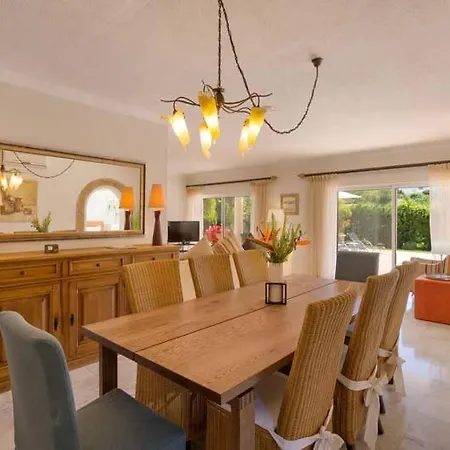 Villa Sleeps 8 Pool Air Con T480239 Vale do Lobo