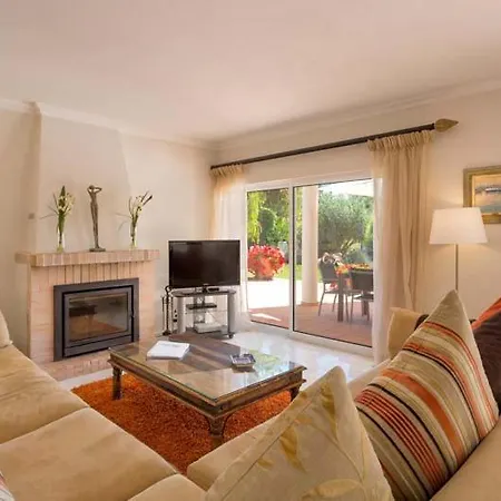 Villa Sleeps 8 Pool Air Con T480239